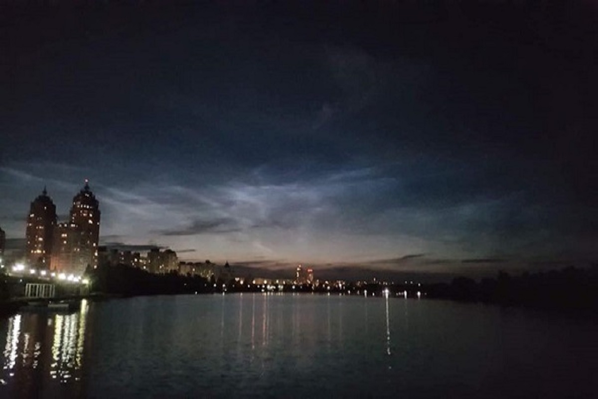 Серебристые облака над Киевом (фото из соцсетей)