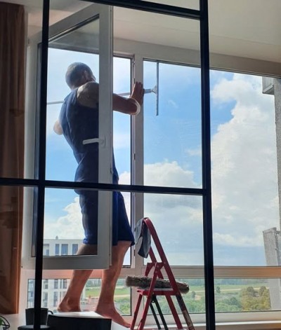 Миття вікон у квартирах та будинках Київ — Партнер Клін (Partner Clean)