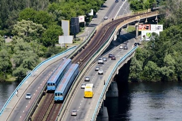 Мост Метро должны отремонтировать до 2022 года