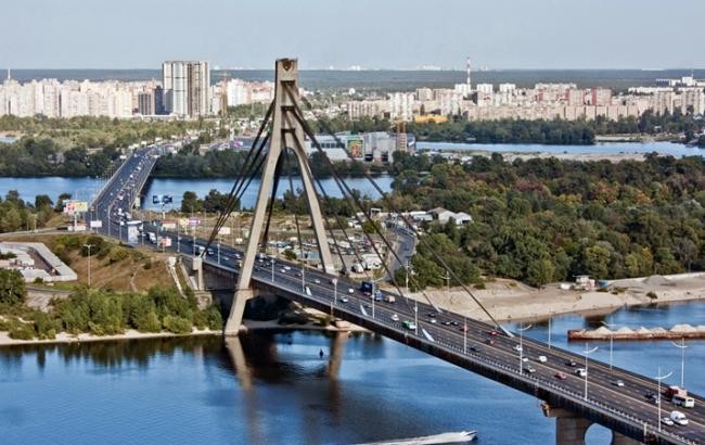 На Московском мосту частично ограничат движение транспорта