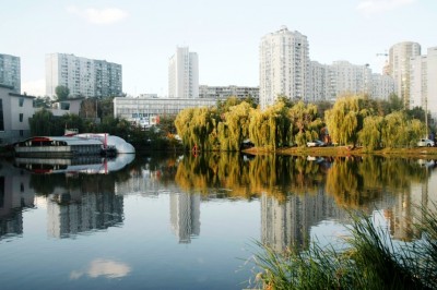 Прогулка по Голосеево: где посмотреть на Луну и получить медовый массаж