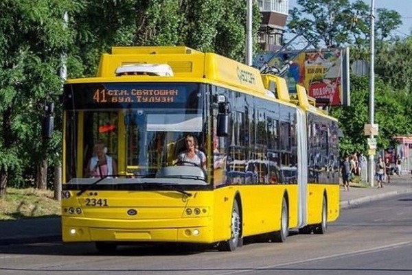 Киевом курсируют новые троллейбусы с кондиционерами и видеокамерами