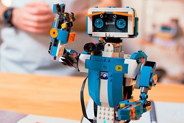 LEGO и DJI дроны: киевлян приглашают на масштабный робото-фестиваль
