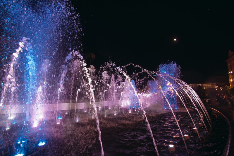 Лето близко: в Киеве заработали фонтаны