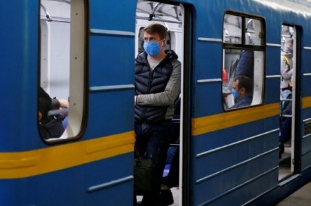 В Киеве вводится строгий противоэпидемический контроль в транспорте