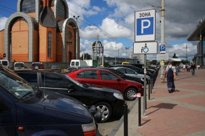 В Киеве будут массово сносить незаконные парковки