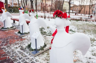 Новая достопримечательность: скульптуры ангелов на Михайловской площади