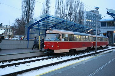 На Борщаговке временно закрывают движение трамваев № 1 и 2