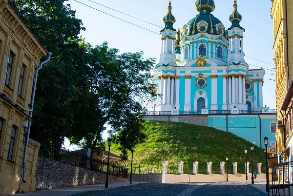 Возле Андреевской церкви откроют новый сквер