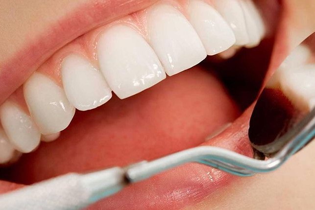 Протезирование зубов в стоматологии Дента Д (Киев)