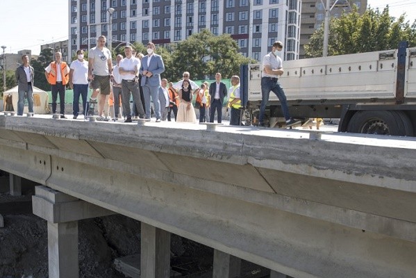 Кличко пообещал возобновить движение Борщаговским путепроводом ко Дню Независимости