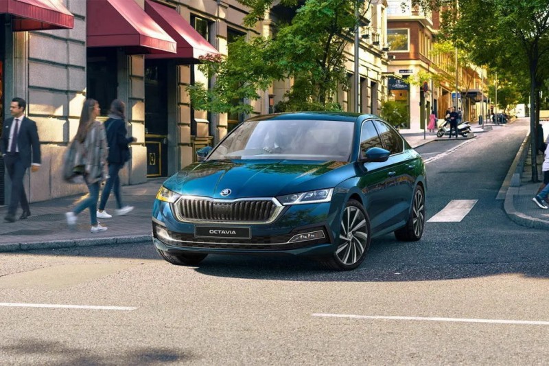 Какая комплектация Škoda Octavia лучше для семьи