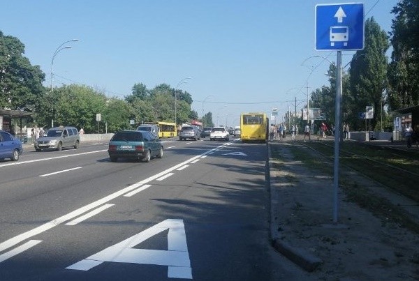 На Харьковском шоссе появилась полоса для общественного транспорта