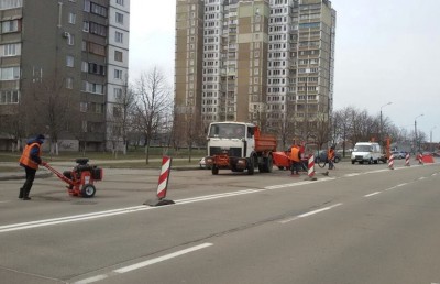 За выходные «Киевавтодор» починил более 2 тысяч кв. метров дорог (список объектов)