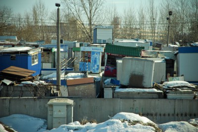 Перестарались: в Киеве негде хранить демонтированные МАФы 