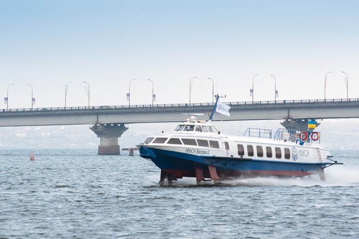 Из Киева в Канев запустили первый скоростной теплоход