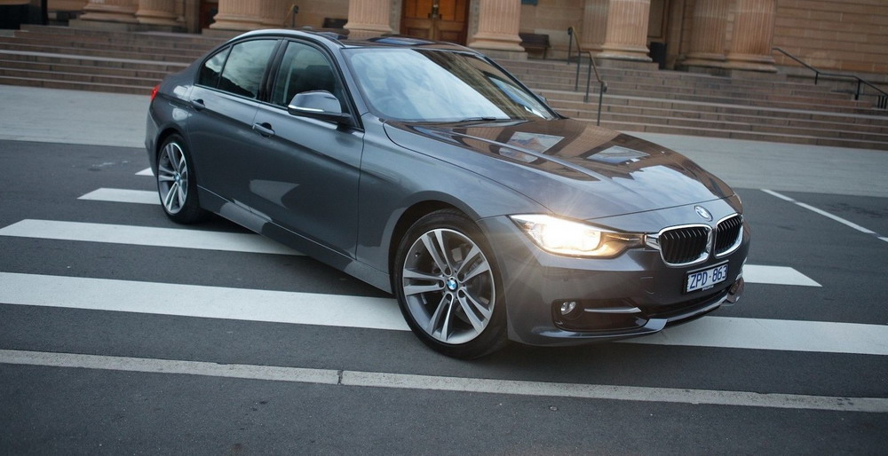 BMW 320i