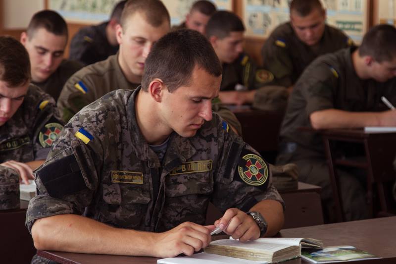 Военные